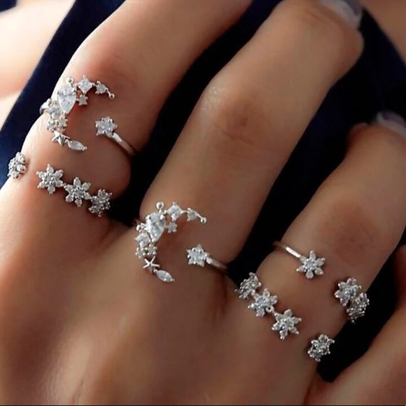Jewelry - Nice Mid Rings Set
